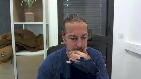 Snapshot of moi9876543210 chatting on 12/09/24, 12:19 Julien online show from 12/09/24, 12:19