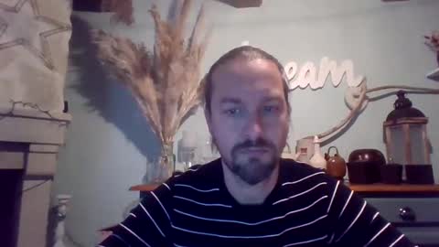 Snapshot of moi9876543210 chatting on 01/29/25, 04:19 Julien online show from 01/29/25, 04:19