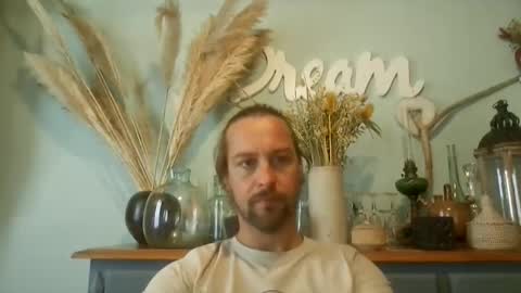 Snapshot of moi9876543210 chatting on 09/19/25, 10:16 Julien online show from 09/19/25, 10:16