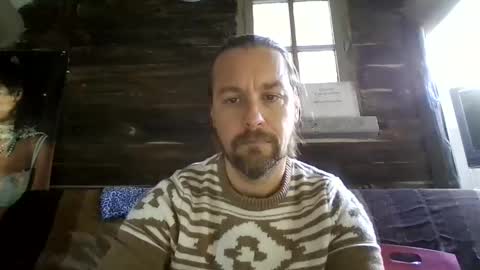 Snapshot of moi9876543210 chatting on 11/13/25, 10:14 Julien online show from 11/13/25, 10:14