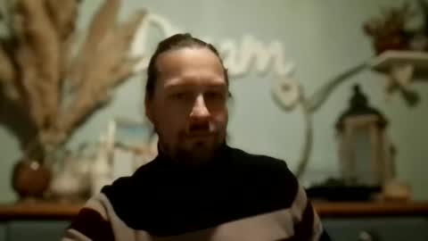 Snapshot of moi9876543210 chatting on 01/05/26, 08:45 Julien online show from 01/05/26, 08:45