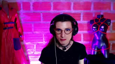 Snapshot of moira_hot chatting on 07/04/26, 04:29 moira_hot online show from 07/04/26, 04:29