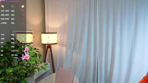 Laura online show from 11/18/25, 11:03