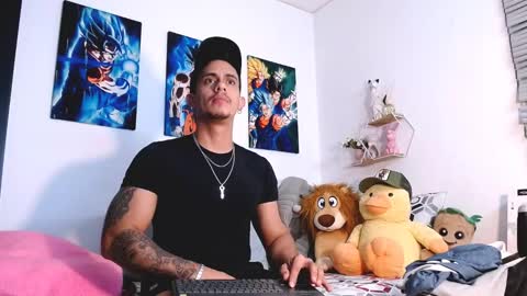 Snapshot of moises_paez chatting on 01/06/25, 11:42 Moises Paez online show from 01/06/25, 11:42