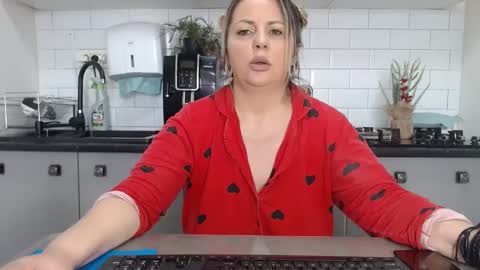 erika online show from 02/21/25, 08:51