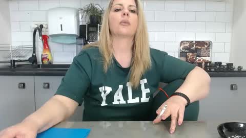 erika online show from 03/10/25, 12:59