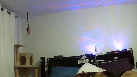 Snapshot of mojoe420 chatting on 11/12/25, 01:28 mojoe420 online show from 11/12/25, 01:28