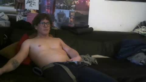 Snapshot of mojoflow39 chatting on 12/19/24, 12:34 Fr online show from 12/19/24, 12:34