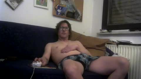 Snapshot of mojoflow39 chatting on 11/09/25, 04:11 Fr online show from 11/09/25, 04:11