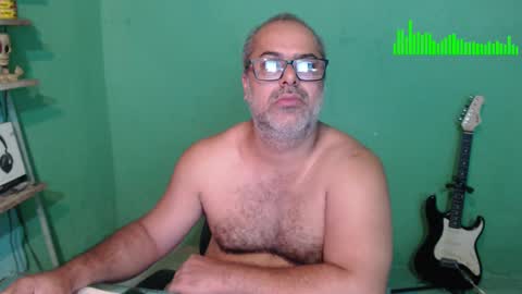 Snapshot of mokkaccmm chatting on 12/30/24, 11:28 Mokkaf online show from 12/30/24, 11:28