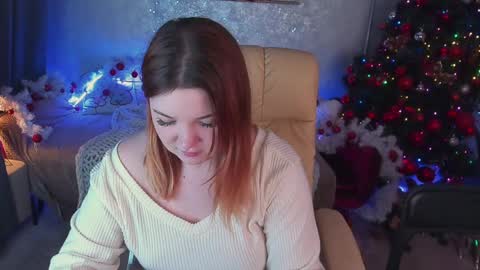 Snapshot of molinmoon chatting on 12/26/24, 02:01 Rosa online show from 12/26/24, 02:01