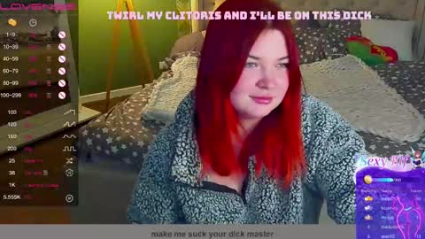 Snapshot of molinmoon chatting on 02/11/25, 02:14 Rosa online show from 02/11/25, 02:14