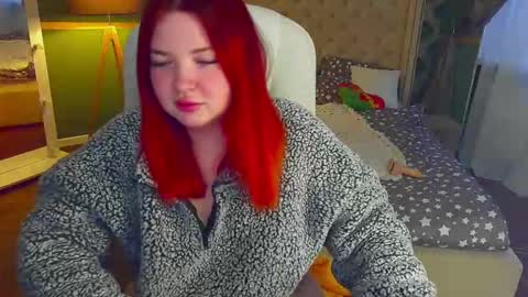 Snapshot of molinmoon chatting on 02/11/25, 05:16 Rosa online show from 02/11/25, 05:16