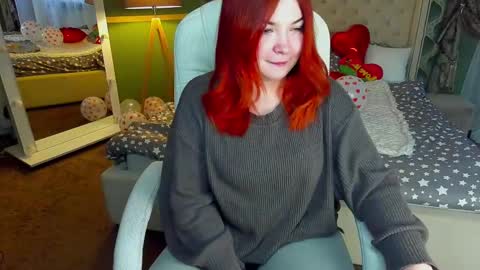 Snapshot of molinmoon chatting on 02/18/25, 05:09 Rosa online show from 02/18/25, 05:09