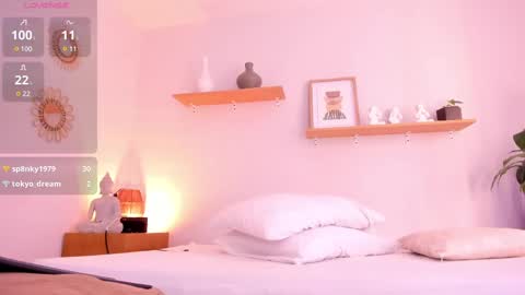 M o L l i E  online show from 02/12/25, 03:38