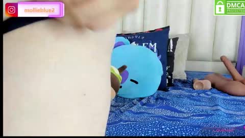 Snapshot of molliebue1 chatting on 12/13/24, 04:38 Hey Guys  Im Mollie online show from 12/13/24, 04:38
