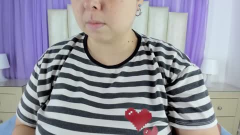 Snapshot of molliebue1 chatting on 12/17/24, 12:22 Hey Guys  Im Mollie online show from 12/17/24, 12:22
