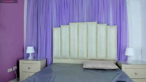 Snapshot of molliebue1 chatting on 01/09/25, 12:09 Hey Guys  Im Mollie online show from 01/09/25, 12:09