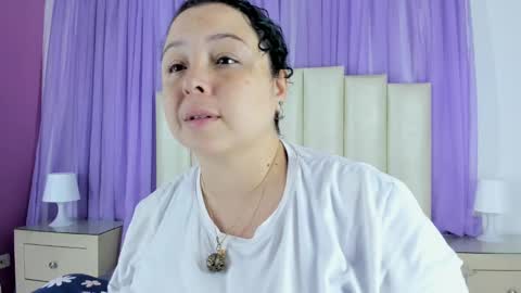 Snapshot of molliebue1 chatting on 01/18/25, 12:15 Hey Guys  Im Mollie online show from 01/18/25, 12:15