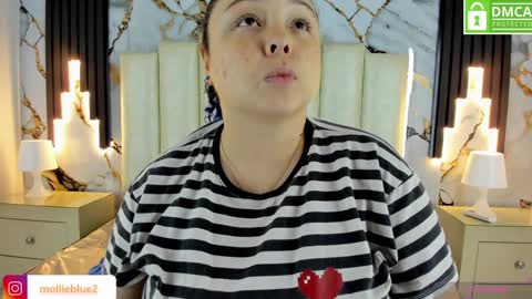 Snapshot of molliebue1 chatting on 01/25/25, 12:05 Hey Guys  Im Mollie online show from 01/25/25, 12:05
