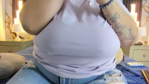 Snapshot of molliebue1 chatting on 03/09/25, 02:29 Hey Guys  Im Mollie online show from 03/09/25, 02:29