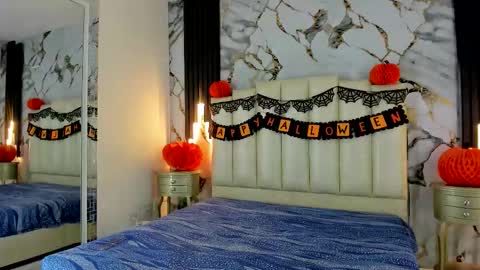 Hey Guys  Im Mollie online show from 10/30/25, 01:01