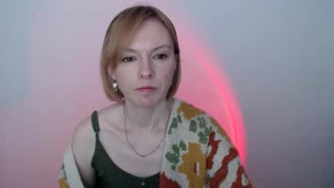 Snapshot of mollilove chatting on 05/16/26, 06:32 mollilove online show from 05/16/26, 06:32
