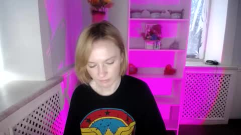 Snapshot of mollilove chatting on 05/26/26, 10:00 mollilove online show from 05/26/26, 10:00