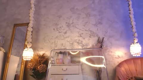 Moly online show from 10/03/25, 06:32