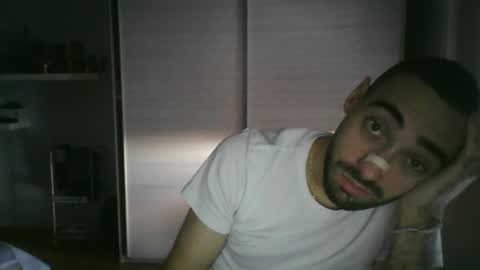 Snapshot of mollo20 chatting on 10/19/25, 03:23 mollo20 online show from 10/19/25, 03:23