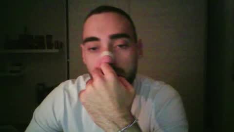 Snapshot of mollo20 chatting on 10/20/25, 08:09 mollo20 online show from 10/20/25, 08:09