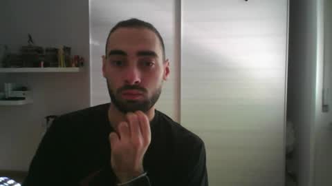 Snapshot of mollo20 chatting on 10/29/25, 01:13 mollo20 online show from 10/29/25, 01:13