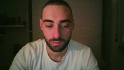 Snapshot of mollo20 chatting on 12/04/25, 03:54 mollo20 online show from 12/04/25, 03:54