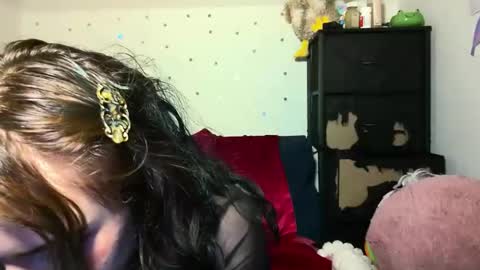 Snapshot of molly0317 chatting on 05/28/26, 02:53 Molly Bee online show from 05/28/26, 02:53