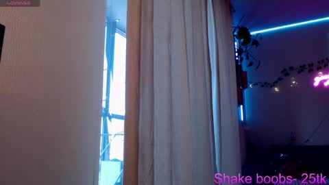 Snapshot of molly__percocet13 chatting on 05/18/26, 04:07 online show from 05/18/26, 04:07