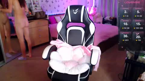 Molly Prvt is open online show from 09/15/25, 11:21