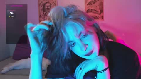 Snapshot of molly_crow chatting on 12/14/24, 11:01 Molly Crow online show from 12/14/24, 11:01