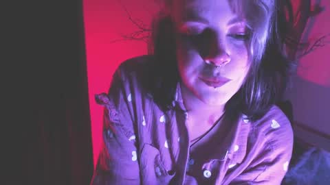 Snapshot of molly_crow chatting on 01/08/25, 11:52 Molly Crow online show from 01/08/25, 11:52
