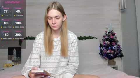 Molly Hunt online show from 12/30/24, 03:47