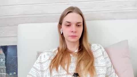 Molly Hunt online show from 02/26/25, 02:48