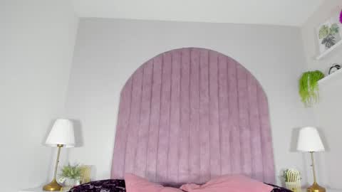 Snapshot of molly_jackson chatting on 01/30/25, 12:27 Molly Jackson online show from 01/30/25, 12:27