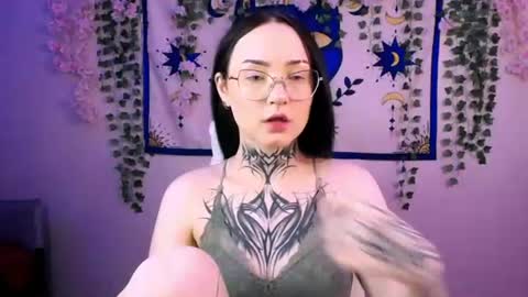 molly_kisss online show from 06/25/26, 04:34