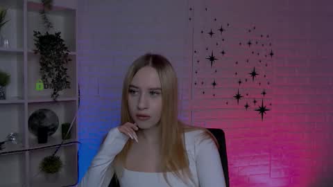 Snapshot of molly_lesser chatting on 12/21/25, 11:28 molly_lesser online show from 12/21/25, 11:28