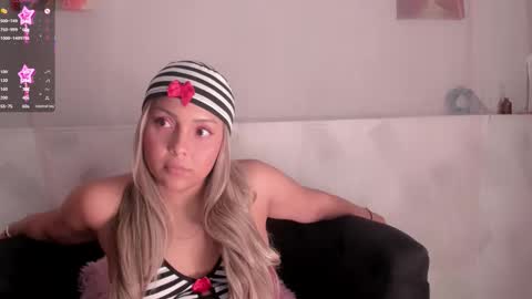 molly_logan online show from 10/10/25, 12:09