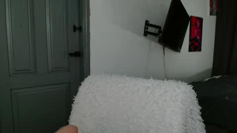 Snapshot of molly_montanaaa chatting on 06/07/26, 07:39 Lina online show from 06/07/26, 07:39
