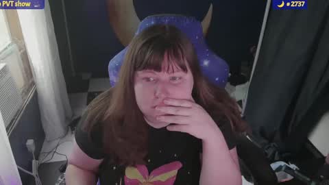 molly_moons online show from 09/15/25, 06:41