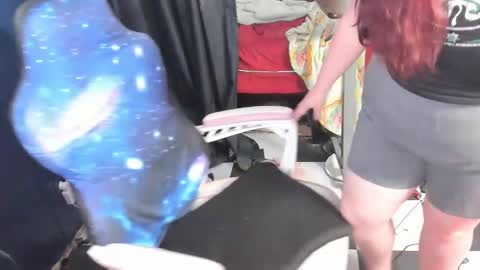 Snapshot of molly_moons chatting on 04/15/26, 07:58 molly_moons online show from 04/15/26, 07:58