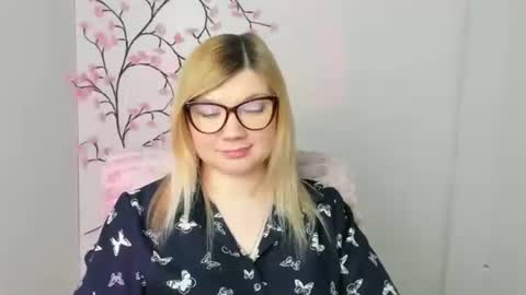 Molly online show from 03/10/26, 01:16