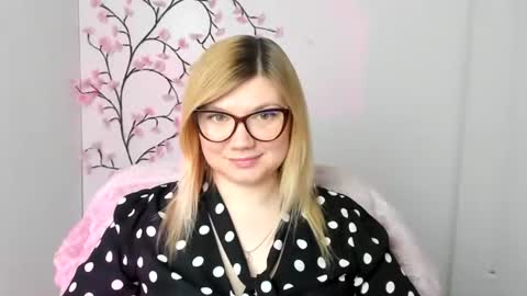 Molly online show from 03/12/26, 12:55