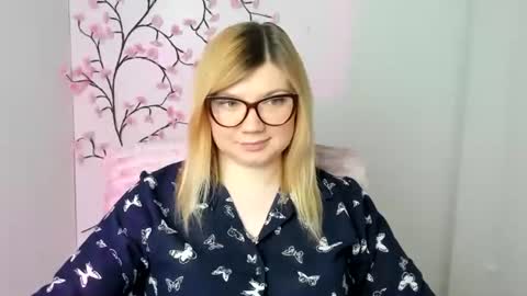 Molly online show from 04/01/26, 11:33